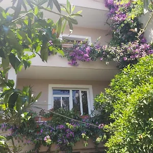 Flowers Apartament