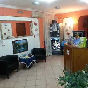 https://roxena-house.it-romehotels.com