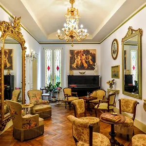 https://arpinelli-relais.it-romehotels.com