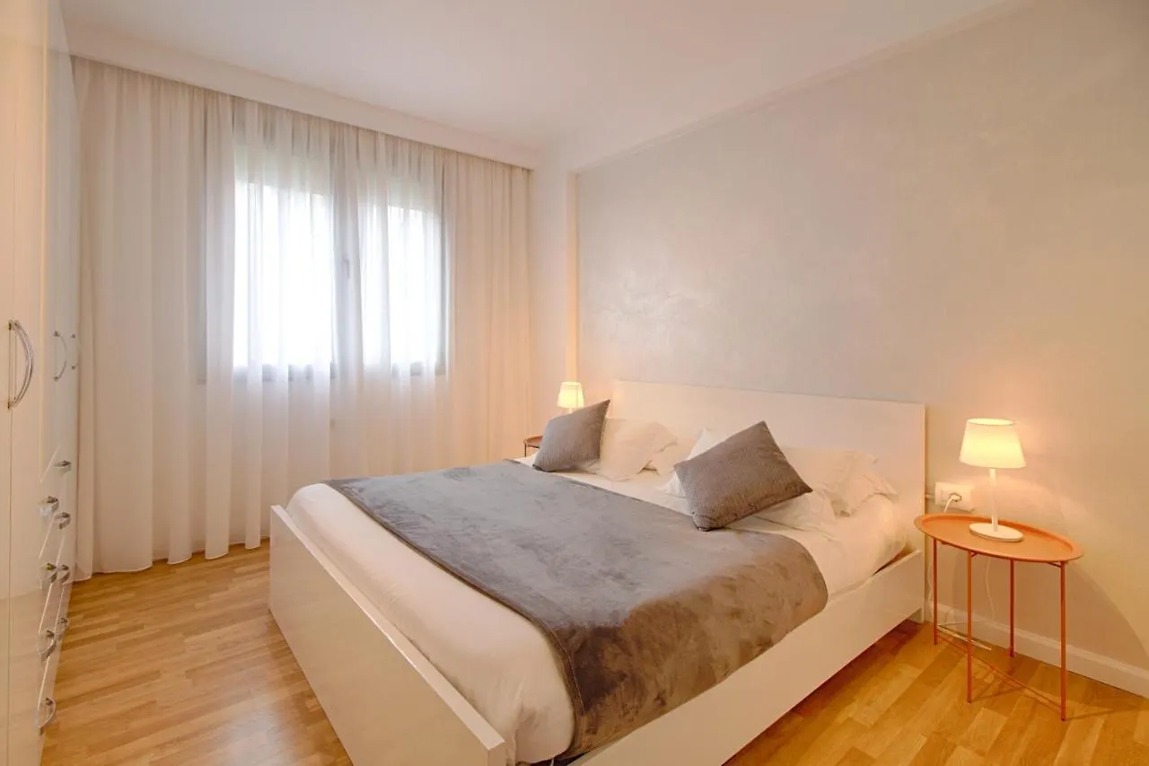 The Rooms Serviced Apartments Tirana 4*,
