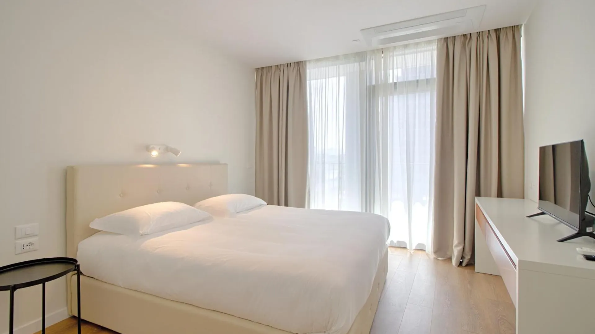 Aparthotel The Rooms Serviced Apartments Tirana