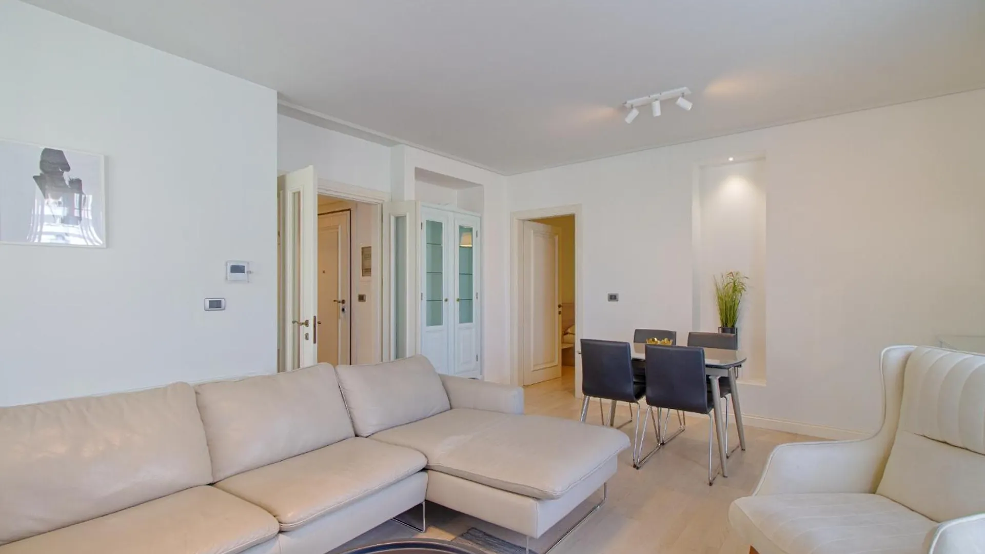 **** Aparthotel The Rooms Serviced Apartments Tirana Albania