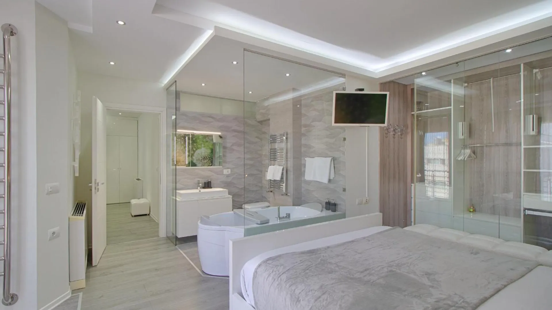 **** Aparthotel The Rooms Serviced Apartments Tirana Albania